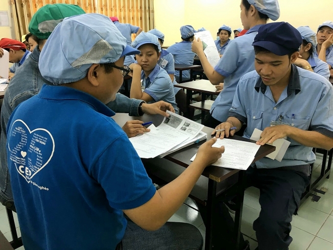 Hỗ trợ người lao động ứng phó với “tín dụng đen” Hỗ trợ người lao động ứng phó với “tín dụng đen”