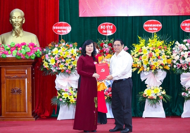 Đấu tranh phản bác các luận điệu xuyên tạc, sai trái đối với công tác cán bộ của Đảng Đấu tranh phản bác các luận điệu xuyên tạc, sai trái đối với công tác cán bộ của Đảng