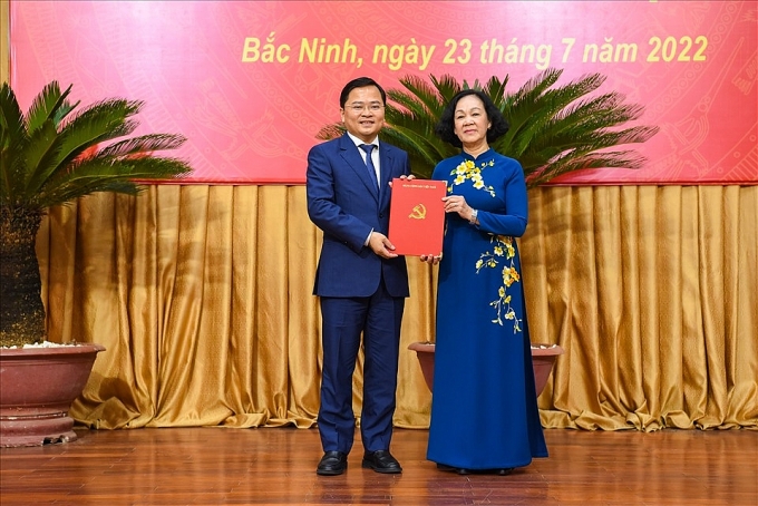 Công tác cán bộ: Nhìn từ tương quan giữa chính sách, pháp luật và thực tiễn