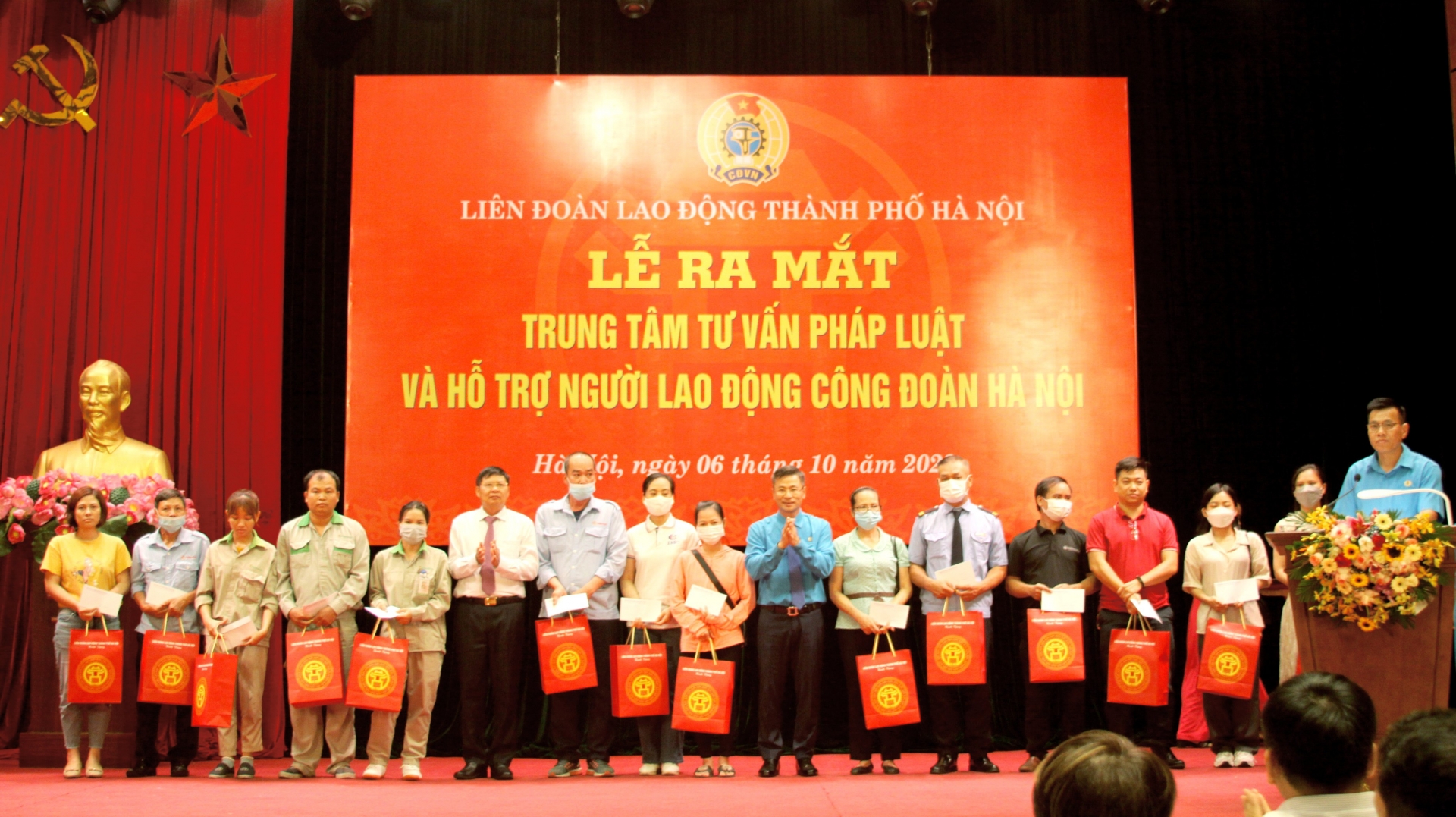 Liên đoàn Lao động TP Hà Nội: Đẩy mạnh tuyên truyền và hỗ trợ pháp lý cho NLĐ