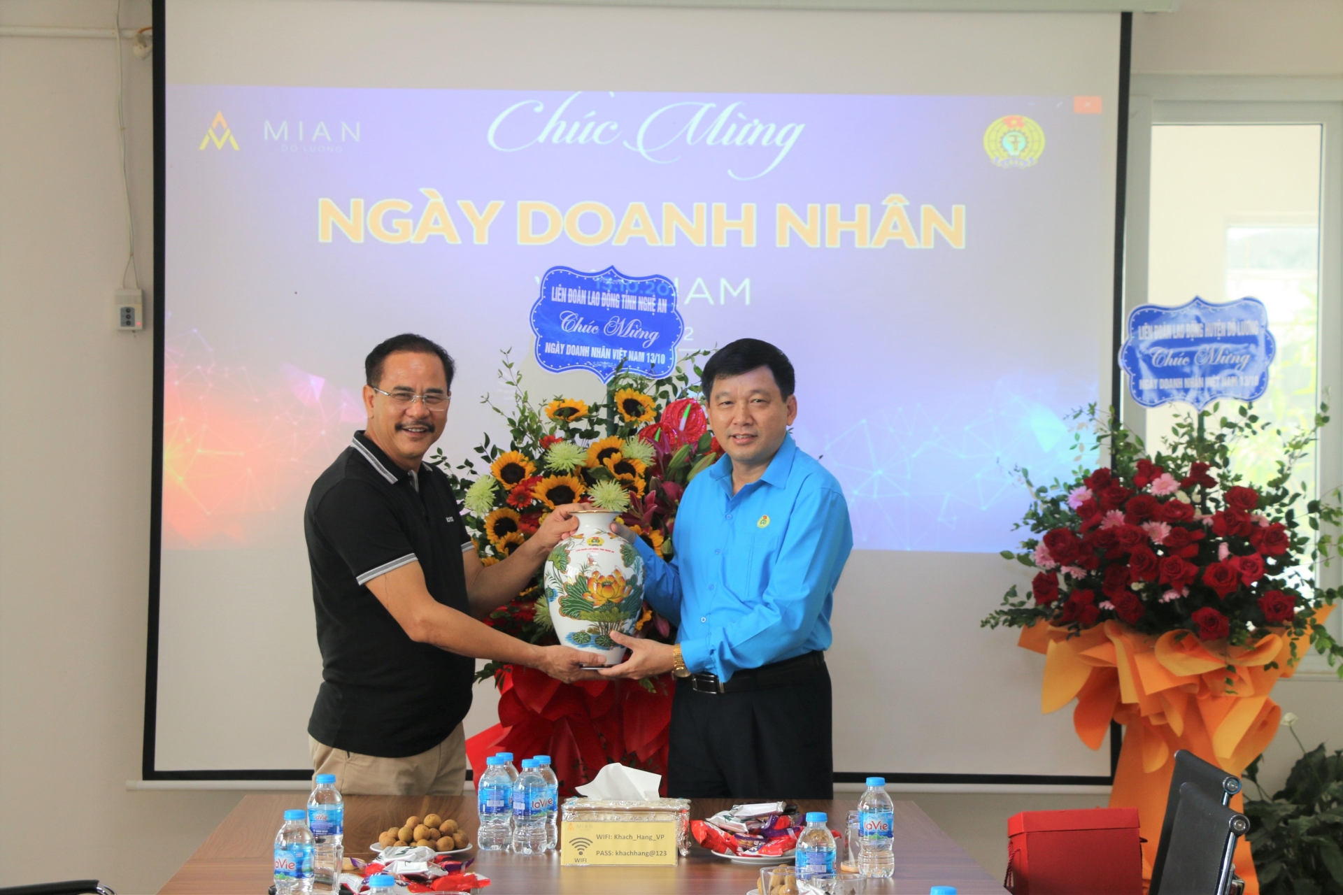 Công đoàn Nghệ An chúc mừng các doanh nghiệp nhân Ngày Doanh nhân Việt Nam