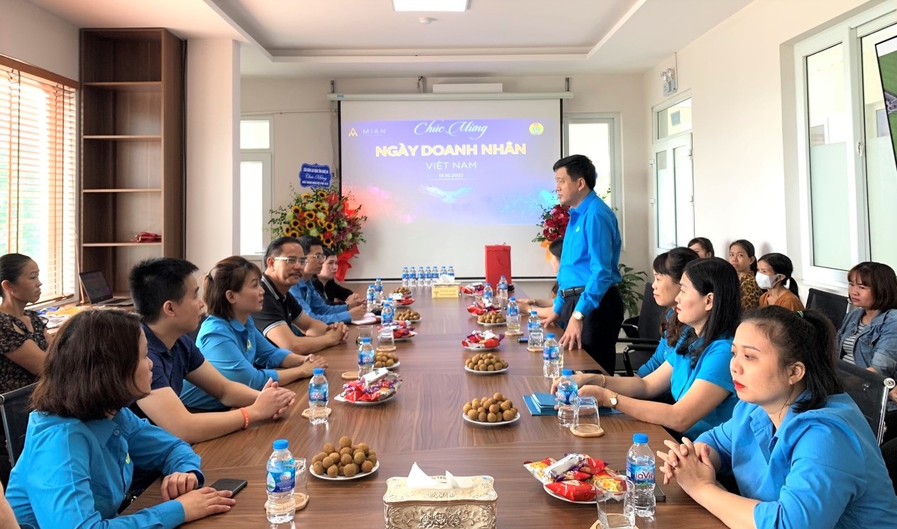 Công đoàn Nghệ An chúc mừng các doanh nghiệp nhân Ngày Doanh nhân Việt Nam