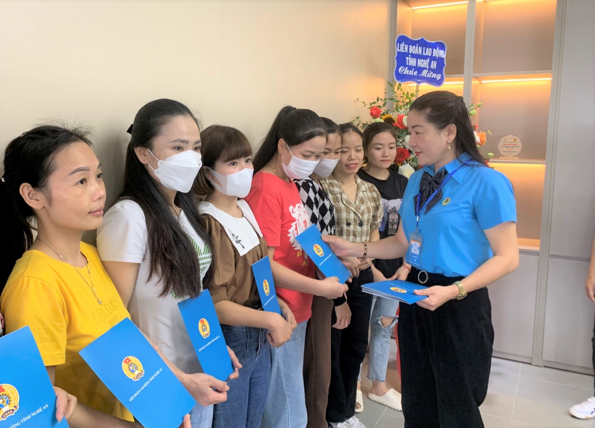 Công đoàn Nghệ An chúc mừng các doanh nghiệp nhân Ngày Doanh nhân Việt Nam