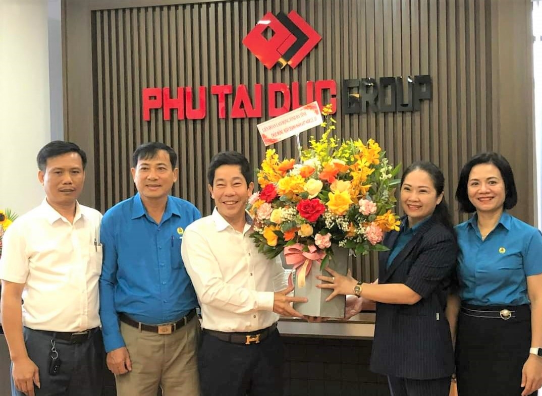 LĐLĐ tỉnh, Sở và Công đoàn ngành Công Thương Hà Tĩnh chúc mừng các doanh nghiệp LĐLĐ tỉnh, Sở và Công đoàn ngành Công thương Hà Tĩnh chúc mừng các doanh nghiệp