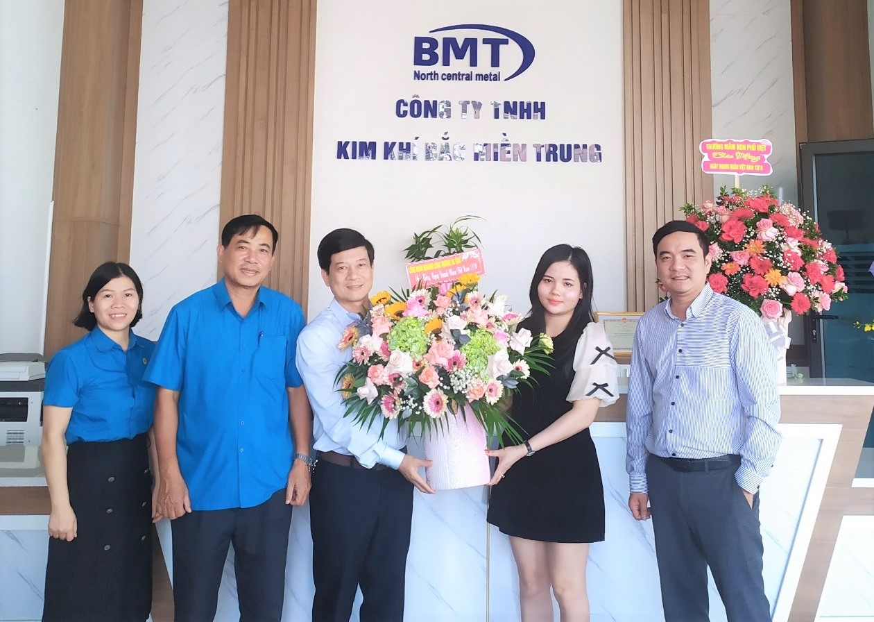 LĐLĐ tỉnh, Sở và Công đoàn ngành Công Thương Hà Tĩnh chúc mừng các doanh nghiệp LĐLĐ tỉnh, Sở và Công đoàn ngành Công thương Hà Tĩnh chúc mừng các doanh nghiệp