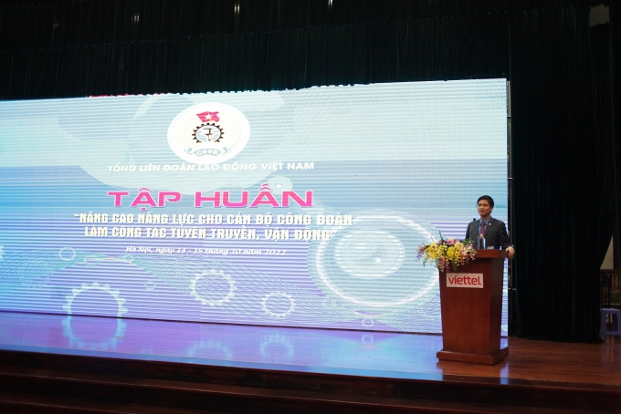 Tập huấn cho cán bộ làm công tác tuyên truyền