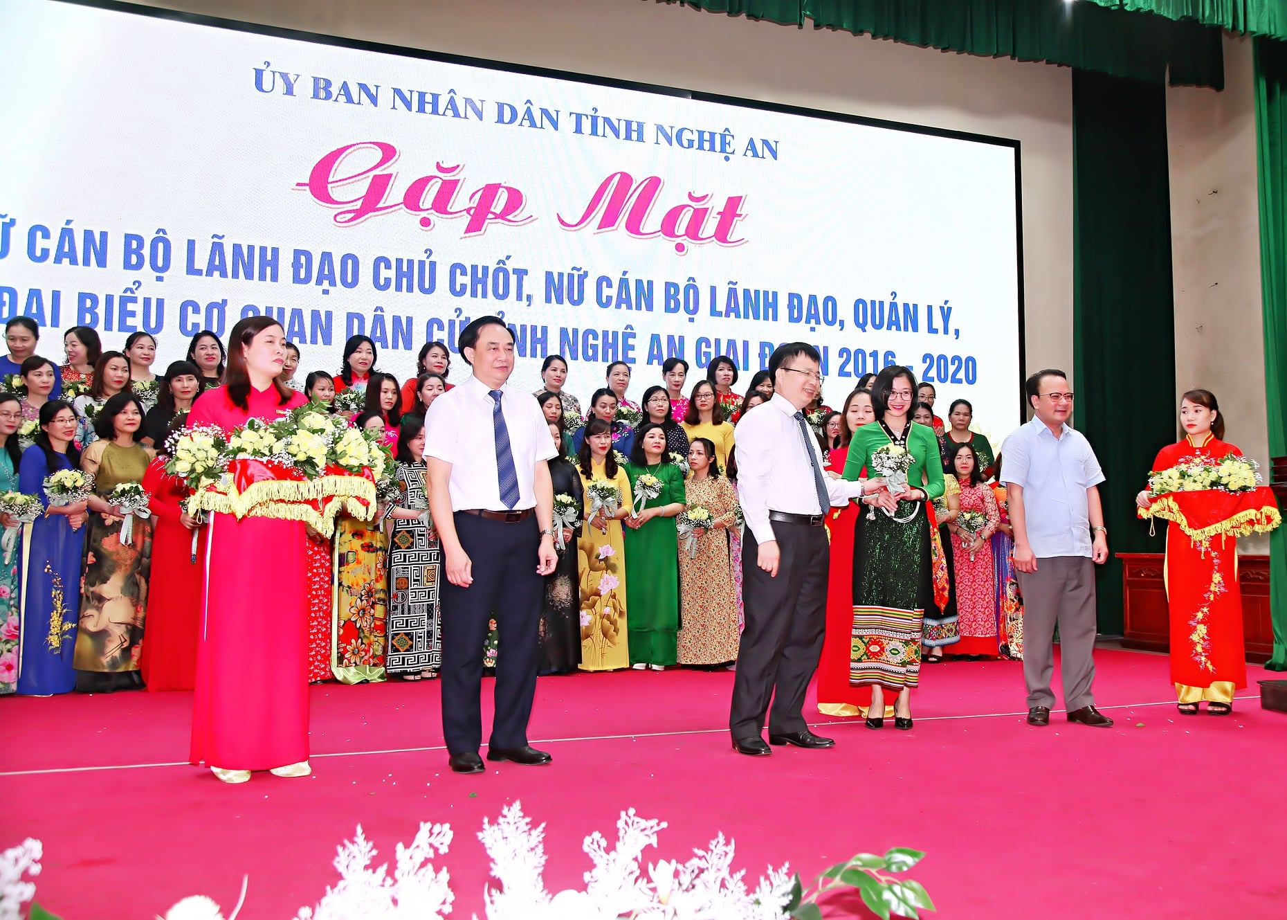 Công tác bình đẳng giới: từ nghị quyết đến cuộc sống ở Nghệ An Công tác bình đẳng giới: từ nghị quyết đến cuộc sống ở Nghệ An