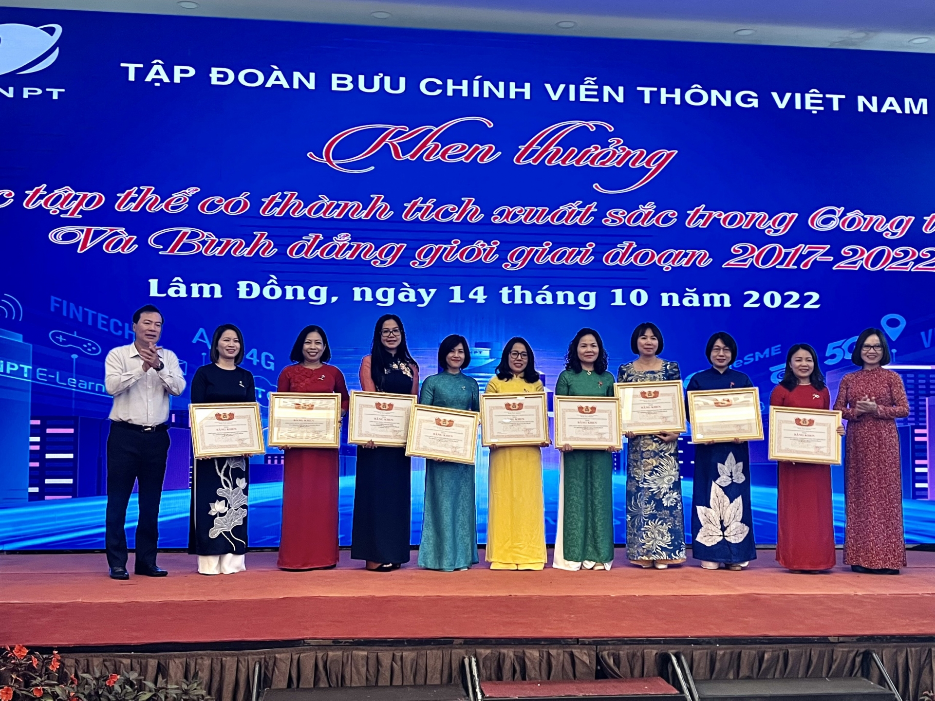 Công đoàn VNPT tổng kết công tác nữ giai đoạn 2017-2022 Công đoàn VNPT tổng kết công tác nữ giai đoạn 2017-2022