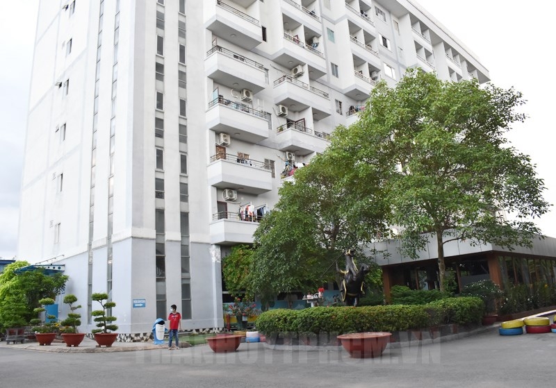  Nhà ở xã hội vẫn đang thiếu hụt nguồn cung so với nhu cầu rất lớn của đại đa số người có thu nhập thấp trong đô khi. (Ảnh: minh họa)