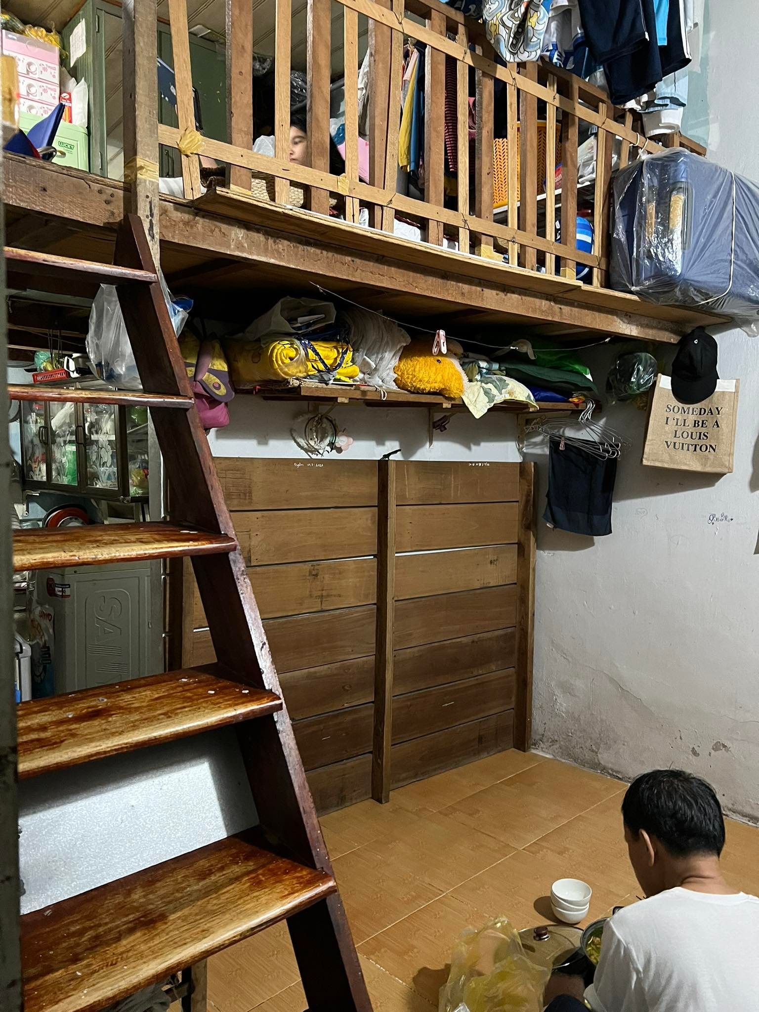 Nhiều công nhân tại TP HCM không có điều kiện để mua nhà ở xã hội. Ảnh: Hải Phương 