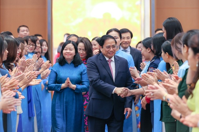 Quan tâm đến công tác phụ nữ thời kỳ công nghiệp hóa, hiện đại hóa đất nước