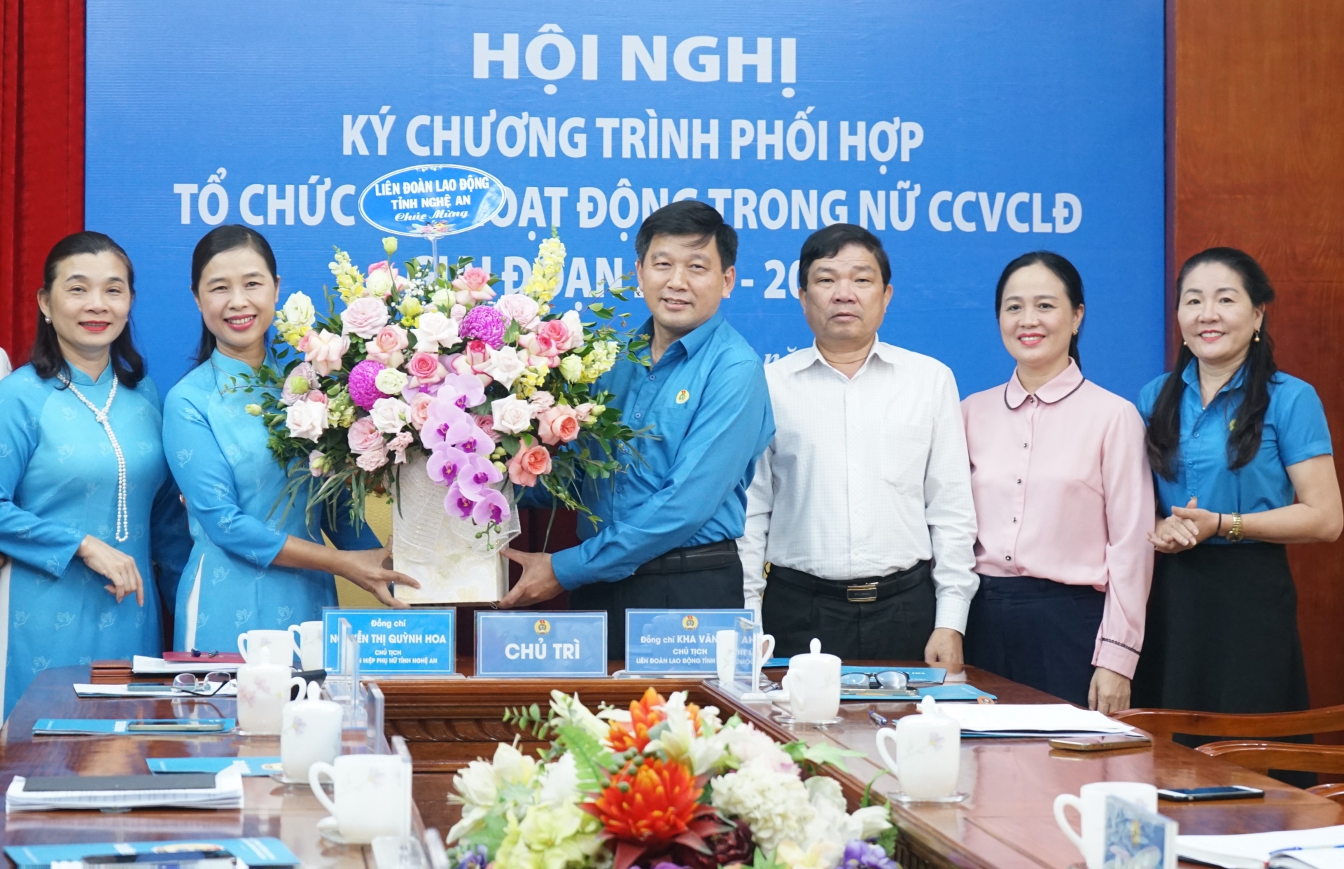 Nghệ An: LĐLĐ và Hội LHPN ký kết phối hợp tổ chức các hoạt động trong nữ CCVCLĐ Nghệ An: LĐLĐ và Hội LHPN ký kết phối hợp tổ chức các hoạt động trong nữ CCVCLĐ