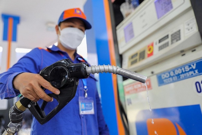 Từ chuyện doanh nghiệp xăng dầu Từ chuyện doanh nghiệp xăng dầu