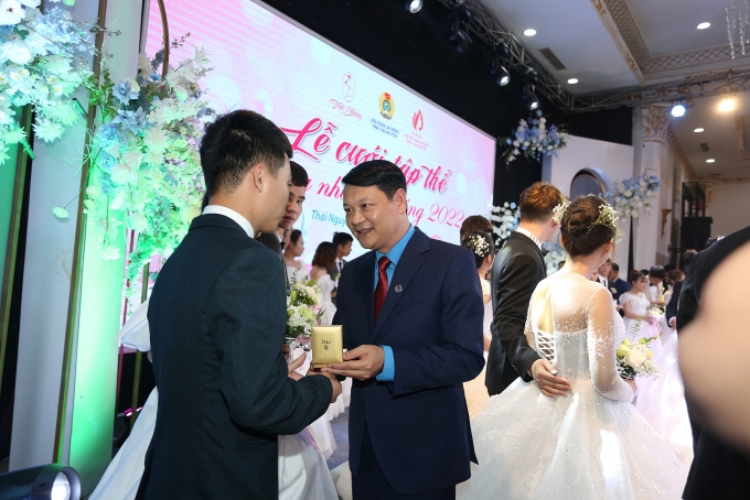 Lễ cưới tập thể của 23 cặp đôi công nhân