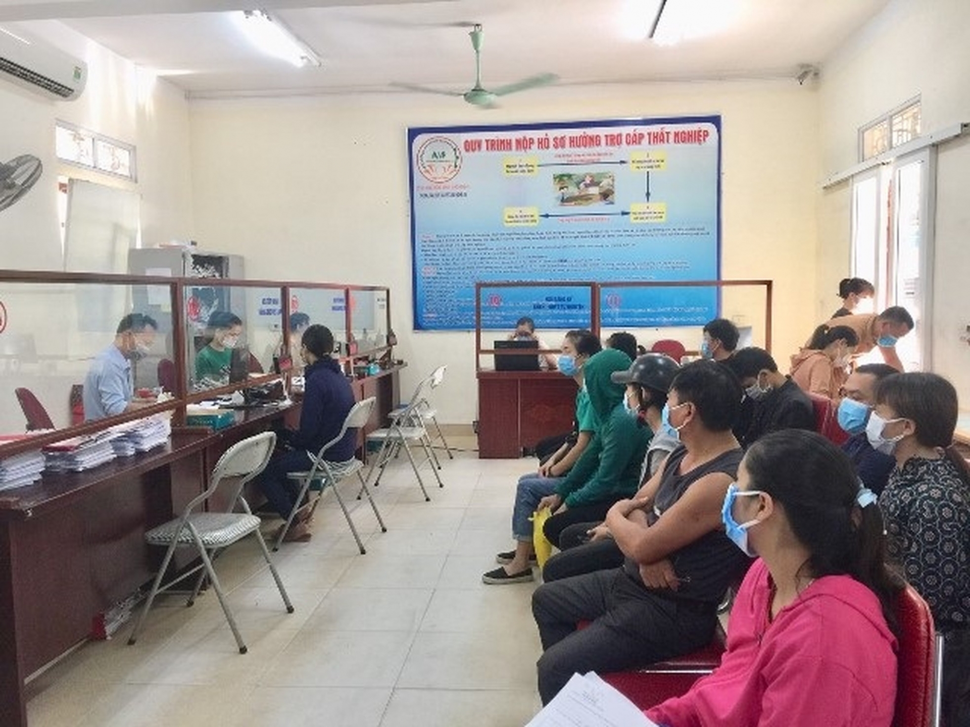 BHXH tỉnh Nghệ An triển khai khẩn trương, trách nhiệm các chính sách hỗ trợ NLĐ và NSDLĐ BHXH tỉnh Nghệ An triển khai khẩn trương, trách nhiệm các chính sách hỗ trợ NLĐ, NSDLĐ