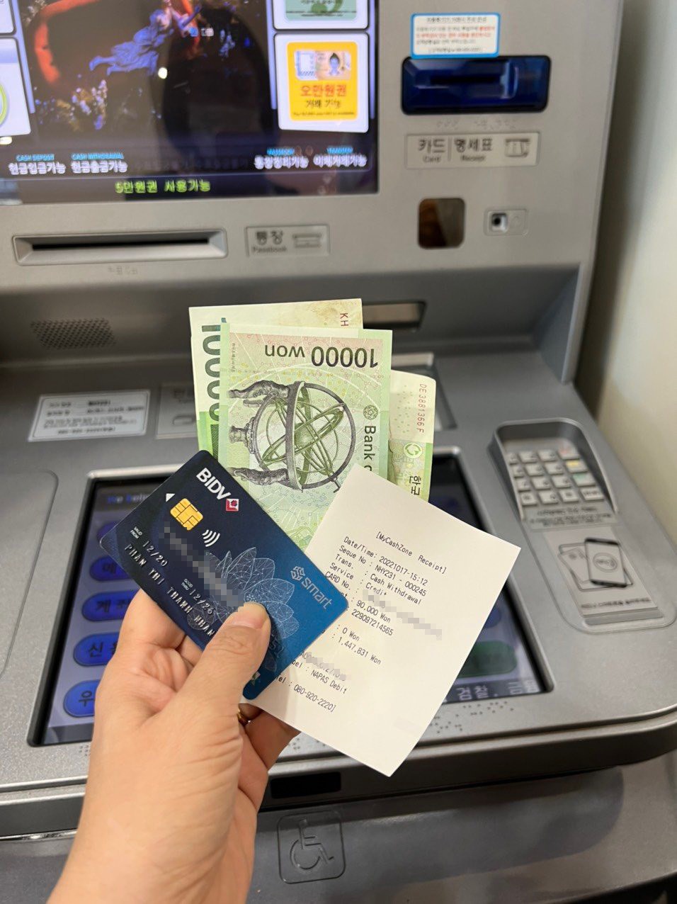 khách hàng BIDV tới Hàn Quốc có thể sử dụng thẻ ghi nợ nội địa BIDV Smart để thanh toán, giao dịch tại các cửa hàng, siêu thị khách hàng BIDV tới Hàn Quốc có thể sử dụng thẻ ghi nợ nội địa BIDV Smart để thanh toán, giao dịch tại các cửa hàng, siêu thị