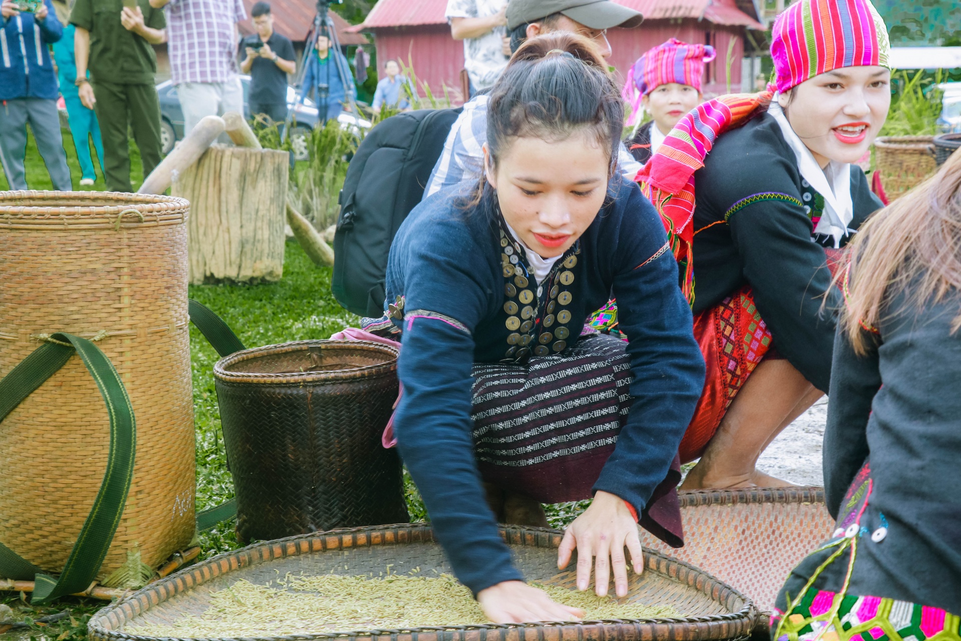 Tái hiện lễ hội Mừng lúa mới của đồng bào dân tộc Vân Kiều Tái hiện lễ hội Mừng lúa mới của đồng bào dân tộc Vân Kiều
