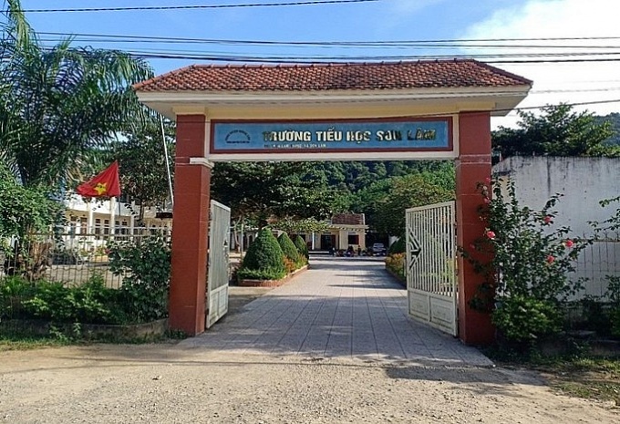 Bắt hiệu trưởng quỳ, bẻ tay cô giáo và nỗi đau giáo dục Bắt hiệu trưởng quỳ, bẻ tay cô giáo và nỗi đau ngành Giáo dục