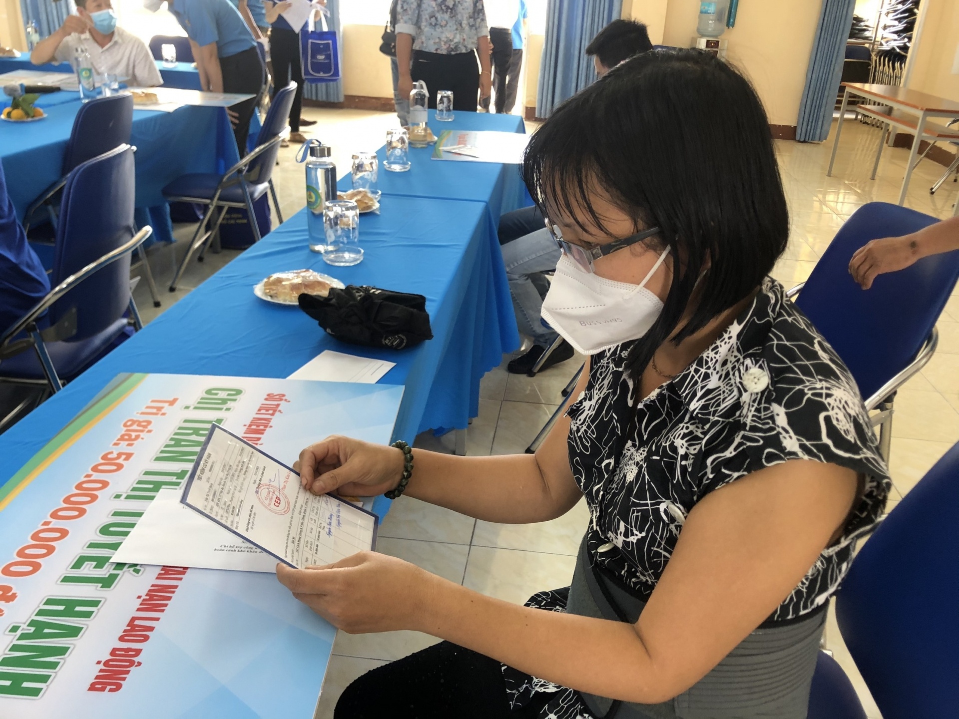 Công đoàn và đồng nghiệp đồng hành cùng công nhân bị tai nạn lao động Công đoàn và đồng nghiệp đồng hành cùng công nhân bị tai nạn lao động