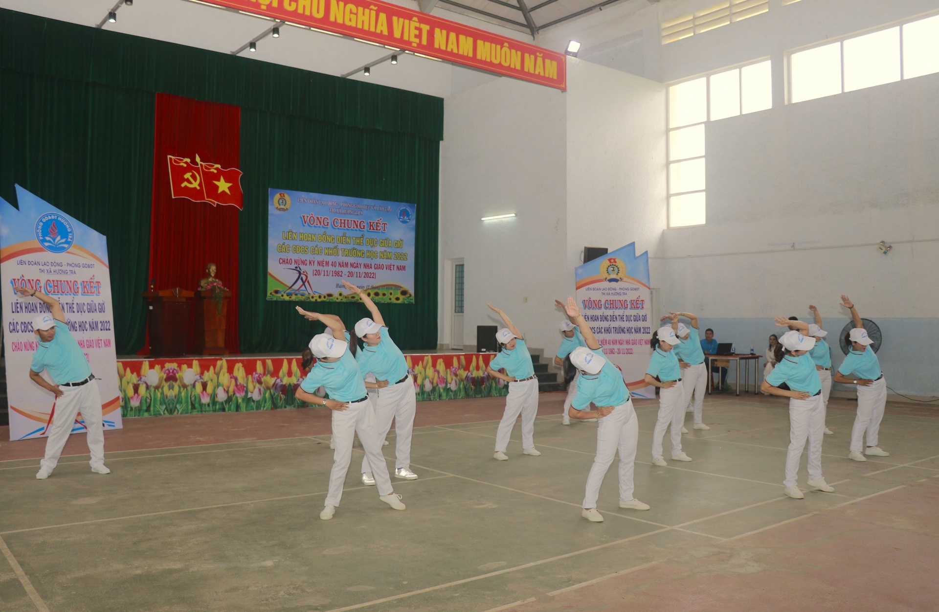 Thị xã Hương Trà: Sôi động Liên hoan đồng diễn thể dục giữa giờ Thị xã Hương Trà: Sôi động Liên hoan đồng diễn thể dục giữa giờ