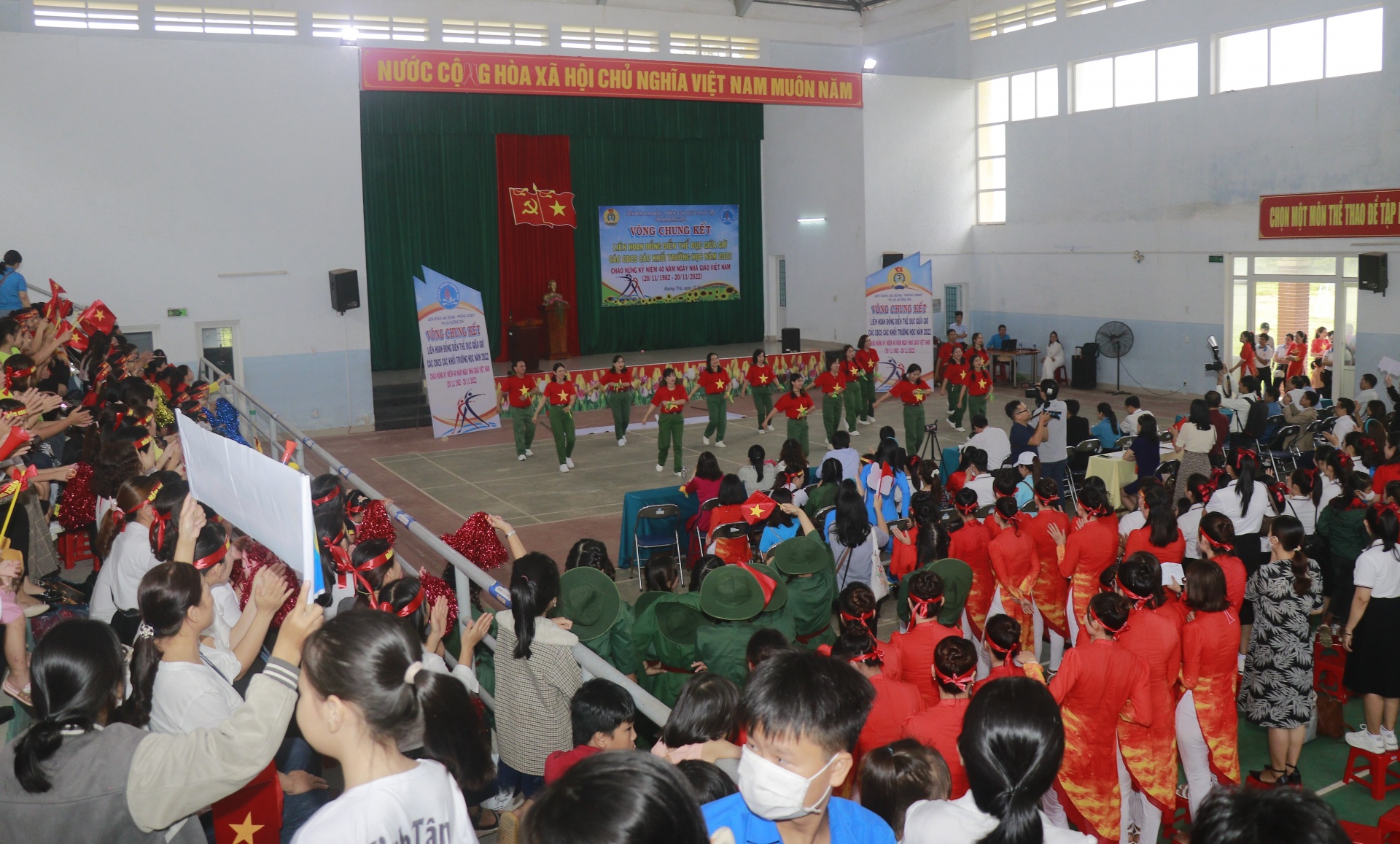Thị xã Hương Trà: Sôi động Liên hoan đồng diễn thể dục giữa giờ Thị xã Hương Trà: Sôi động Liên hoan đồng diễn thể dục giữa giờ