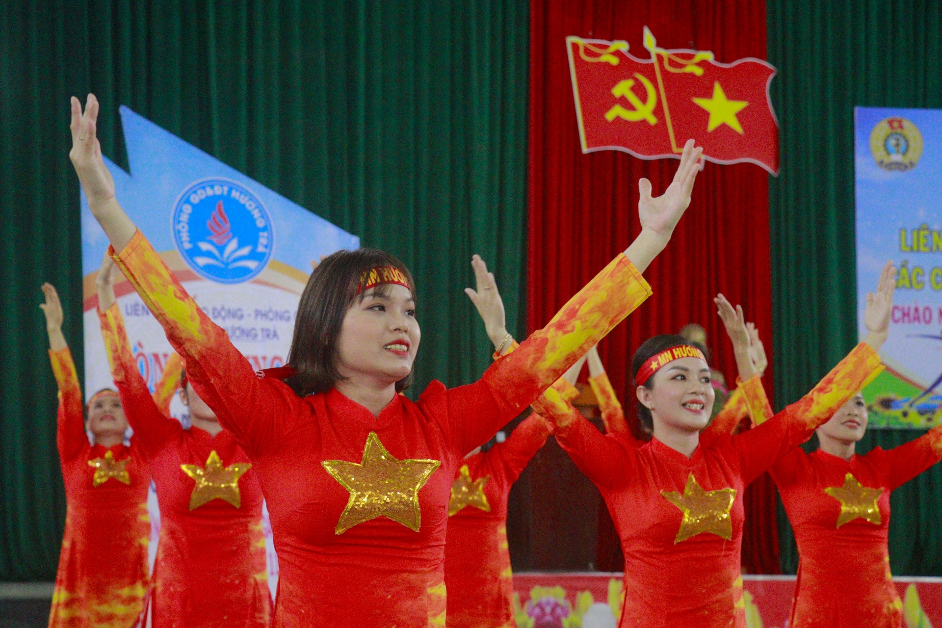 Thị xã Hương Trà: Sôi động Liên hoan đồng diễn thể dục giữa giờ Thị xã Hương Trà: Sôi động Liên hoan đồng diễn thể dục giữa giờ