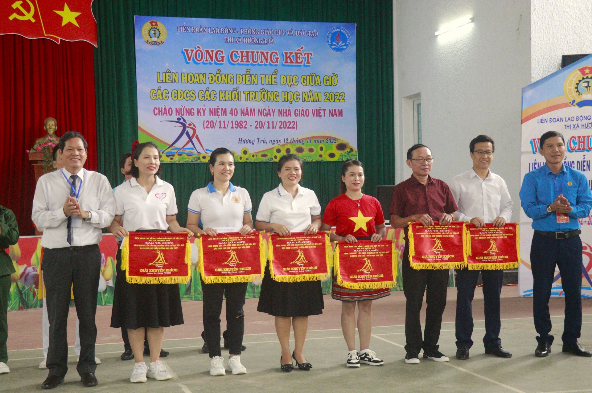 Thị xã Hương Trà: Sôi động Liên hoan đồng diễn thể dục giữa giờ Thị xã Hương Trà: Sôi động Liên hoan đồng diễn thể dục giữa giờ