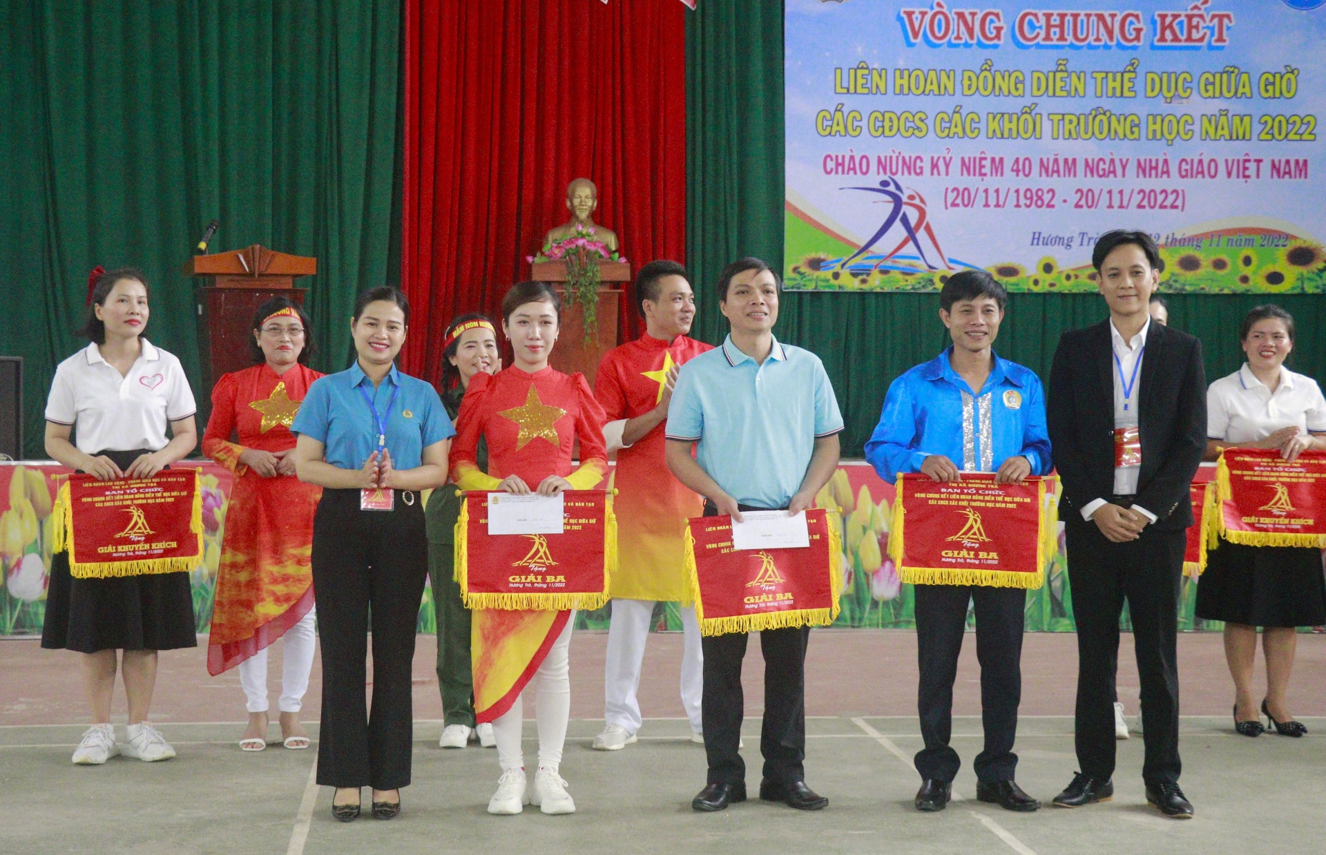 Thị xã Hương Trà: Sôi động Liên hoan đồng diễn thể dục giữa giờ Thị xã Hương Trà: Sôi động Liên hoan đồng diễn thể dục giữa giờ
