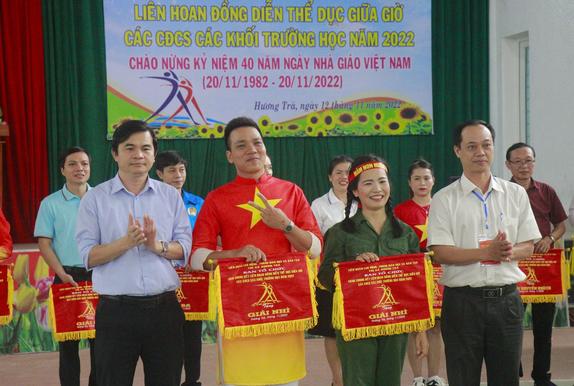 Thị xã Hương Trà: Sôi động Liên hoan đồng diễn thể dục giữa giờ Thị xã Hương Trà: Sôi động Liên hoan đồng diễn thể dục giữa giờ