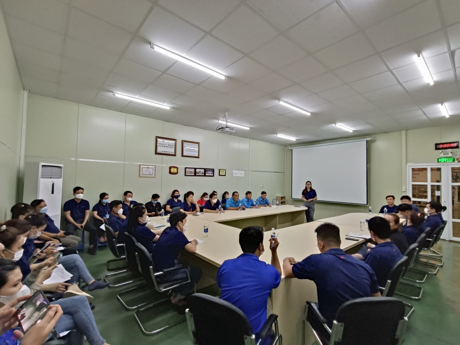 Nhanh chóng giải quyết cho hàng ngàn công nhân An Giang Samho mất việc dịp cuối năm Nhanh chóng giải quyết cho hàng ngàn công nhân An Giang Samho mất việc dịp cuối năm