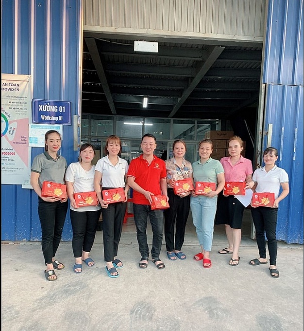 Công nhân làm việc tốt có thể "nhân đôi" thu nhập hằng tháng