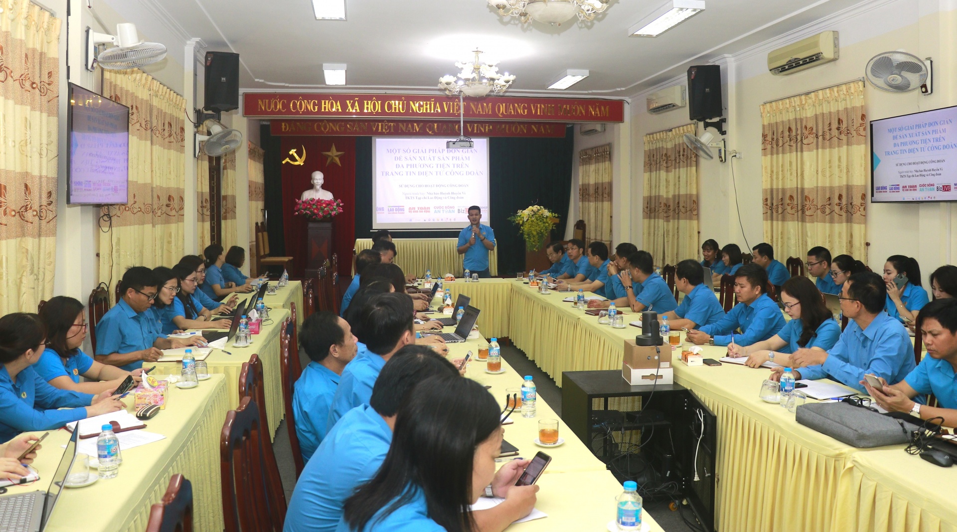 Tập huấn nâng cao năng lực truyền thông cho cán bộ công đoàn Bắc Giang Tập huấn nâng cao năng lực truyền thông cho cán bộ công đoàn Bắc Giang