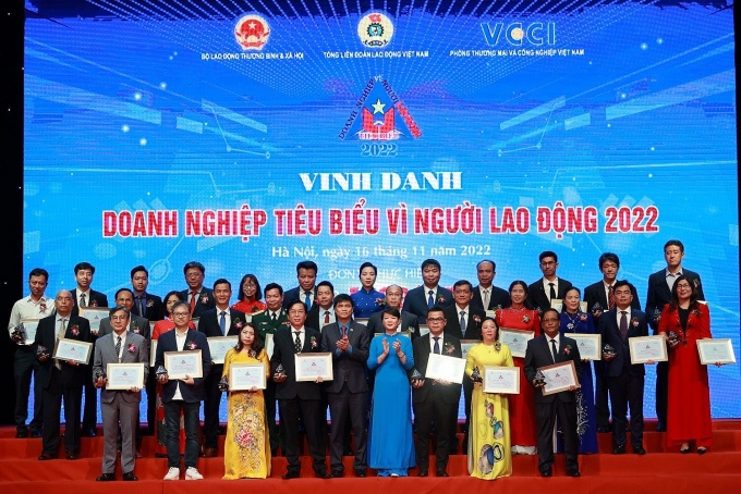 Vinh danh 62 doanh nghiệp đi đầu về bảo vệ, chăm lo cho người lao động