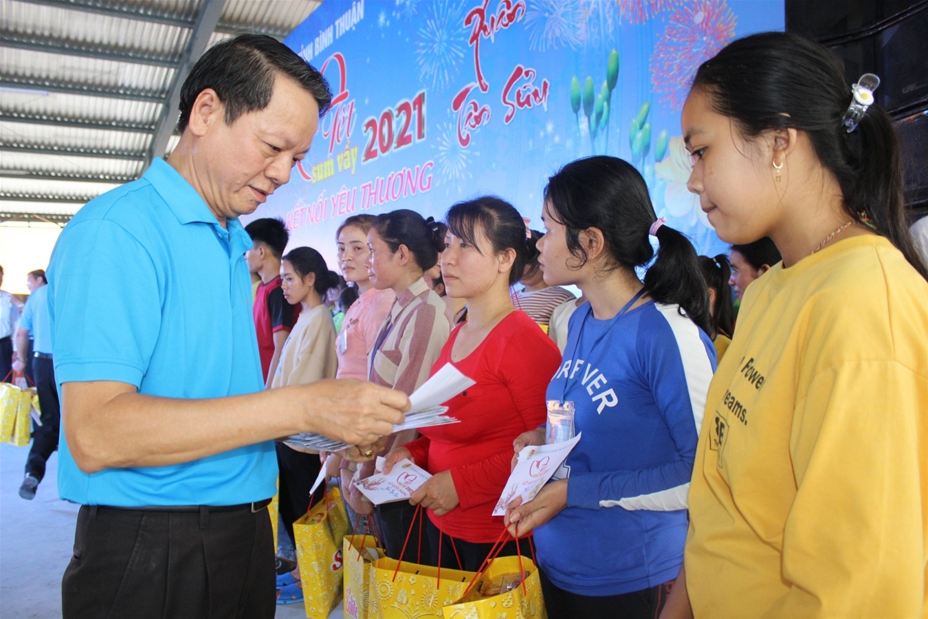 Công đoàn tỉnh Bình Thuận: Tập trung chăm lo Tết cho đoàn viên, người lao động Công đoàn tỉnh Bình Thuận: Tập trung chăm lo Tết cho đoàn viên, người lao động