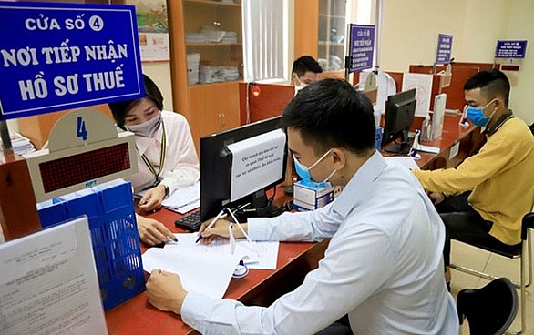 Niềm vui thu thuế cao và nỗi buồn nặng gánh nộp