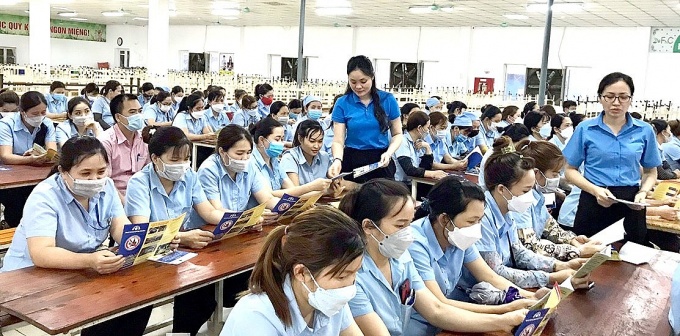 Vấn đề về công tác cán bộ công đoàn khi xem xét, sửa đổi, bổ sung Luật Công đoàn Vấn đề về công tác cán bộ công đoàn khi xem xét, sửa đổi, bổ sung Luật Công đoàn