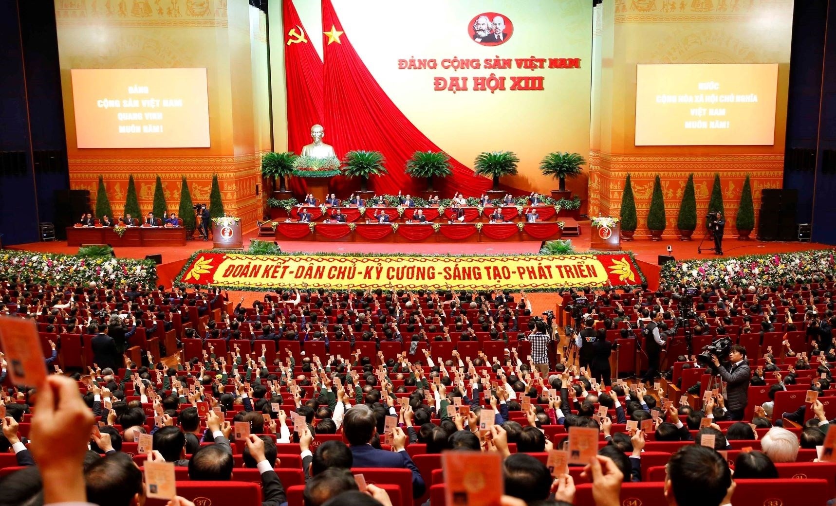 Vai trò của Công đoàn trong xây dựng giai cấp công nhân Việt Nam hiện đại, lớn mạnh Vai trò của Công đoàn trong xây dựng giai cấp công nhân Việt Nam hiện đại, lớn mạnh