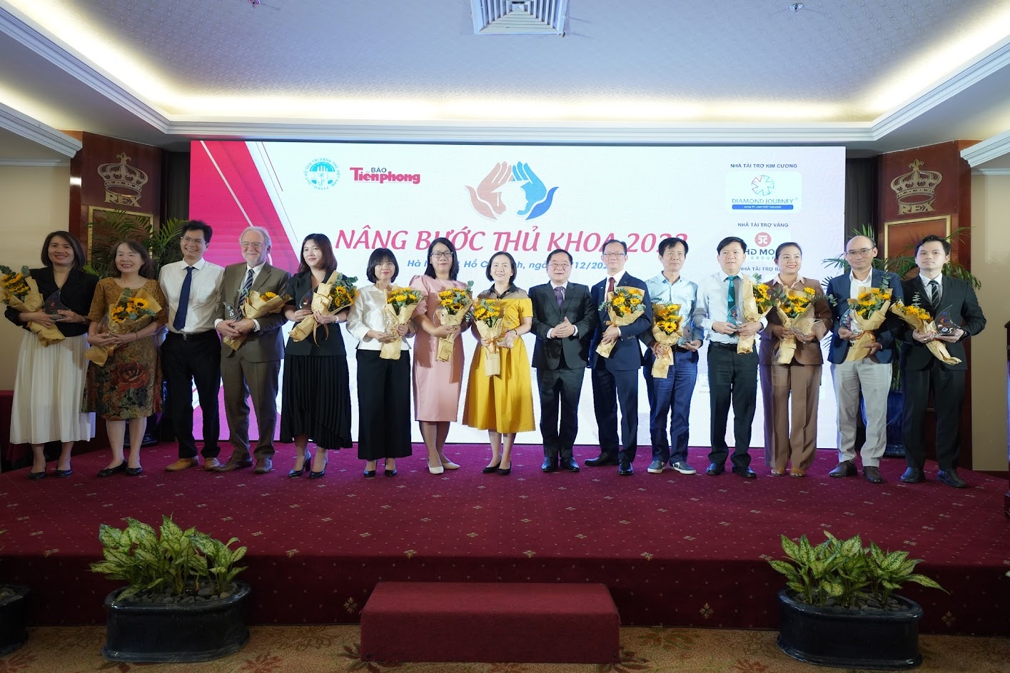 VWS đồng hành cùng “Nâng bước thủ khoa 2022” VWS đồng hành cùng “Nâng bước thủ khoa 2022”