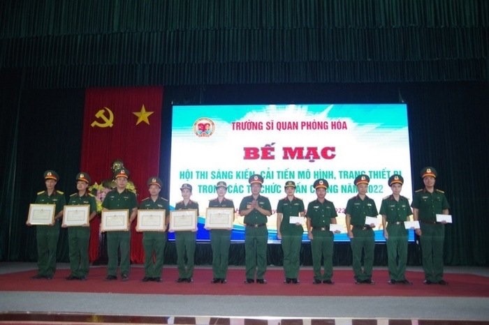 Mỗi sáng kiến, sản phẩm sáng tạo góp phần xây dựng đơn vị vững mạnh toàn diện Mỗi sáng kiến, sản phẩm sáng tạo góp phần xây dựng đơn vị vững mạnh toàn diện