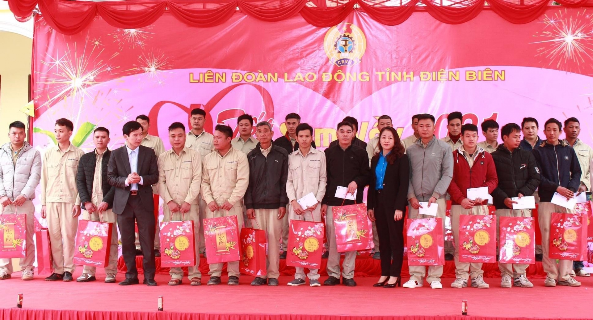 LĐLĐ Điện Biên: 10 hoạt động chăm lo đoàn viên Tết Quý Mão 2023