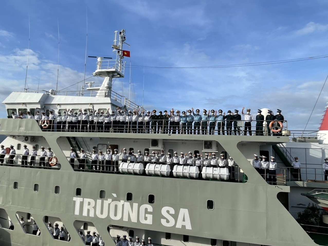 Tiễn đoàn công tác đi thăm quân và dân huyện đảo Trường Sa nhân dịp Xuân Quý Mão 2023