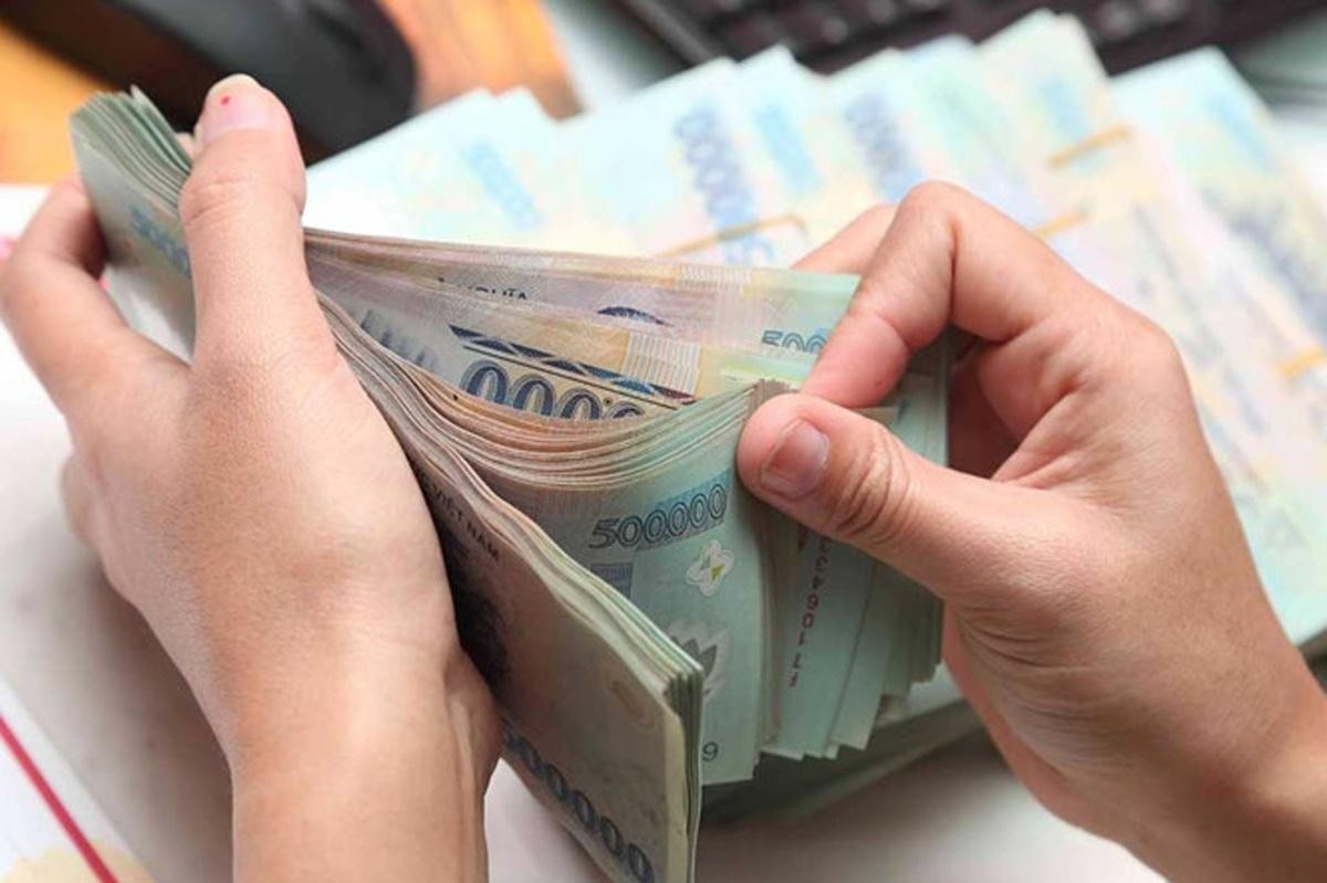 Làm thêm giờ ngày Tết được tính lương thế nào?