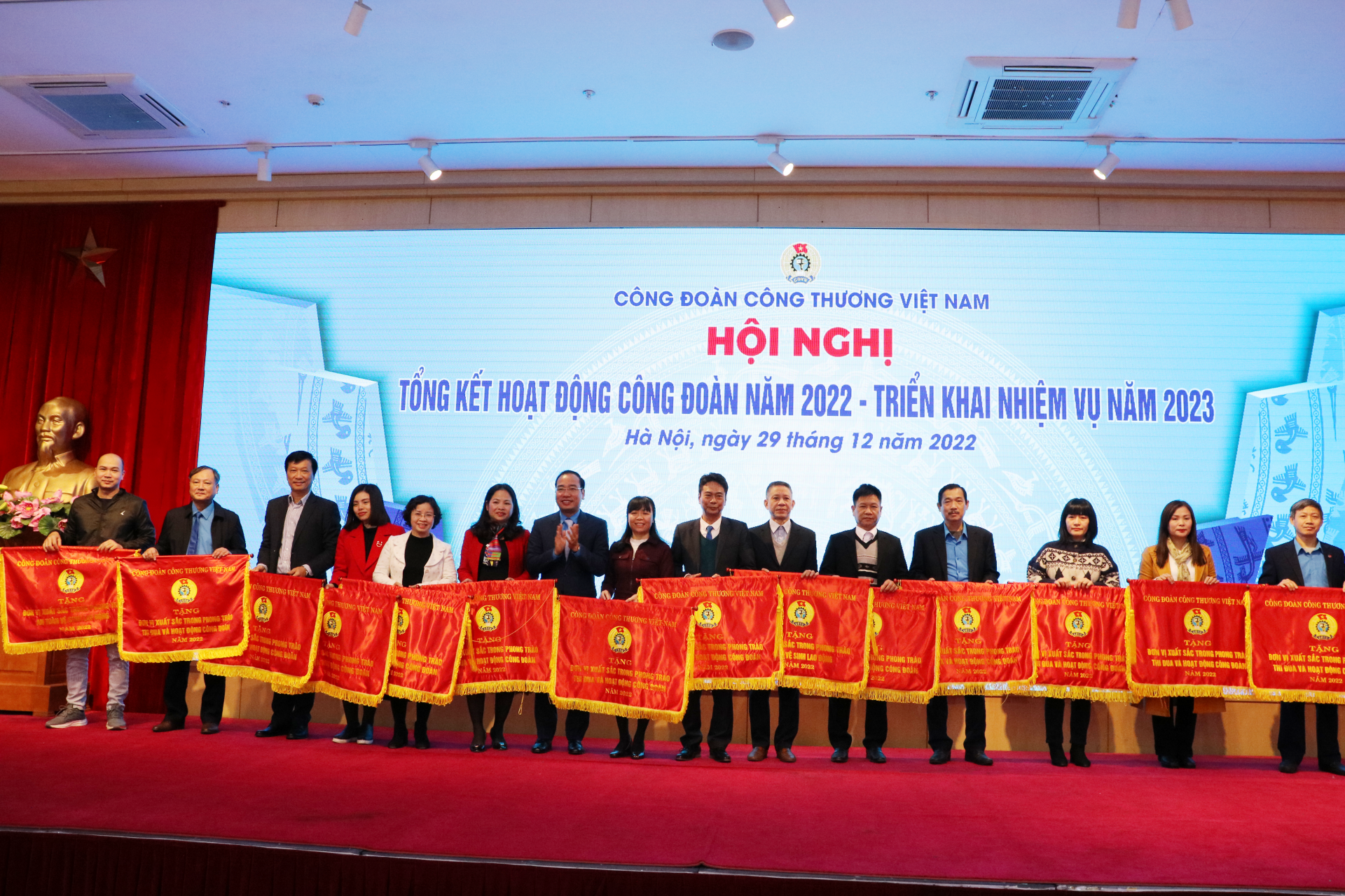Công đoàn Công thương Việt Nam: Tăng cường chăm lo đời sống, hỗ trợ người lao động Công đoàn Công thương Việt Nam: Tăng cường chăm lo đời sống, hỗ trợ người lao động