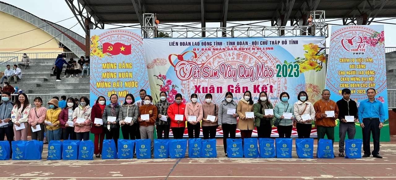 “Chợ tết Công đoàn năm 2023” ở Lâm Đồng sôi nổi và ấm tình đoàn viên