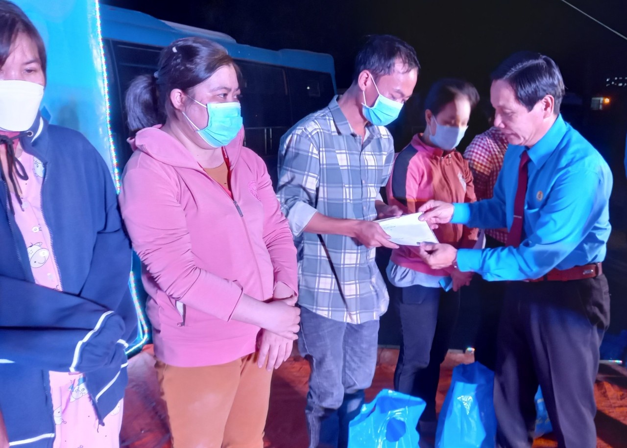 LĐLĐ Tiền Giang: Hàng nghìn đoàn viên, NLĐ hạnh phúc đón “Tết sum vầy” 2023