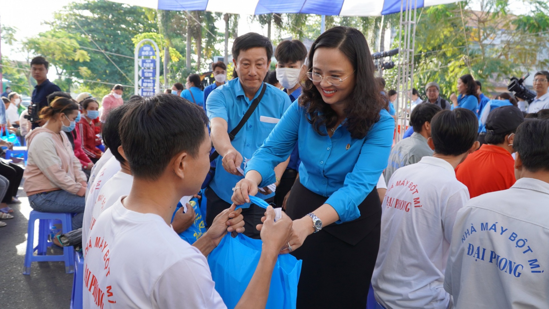 “Tết sum vầy - Xuân gắn kết” mang xuân ấm áp, chia sẻ yêu thương