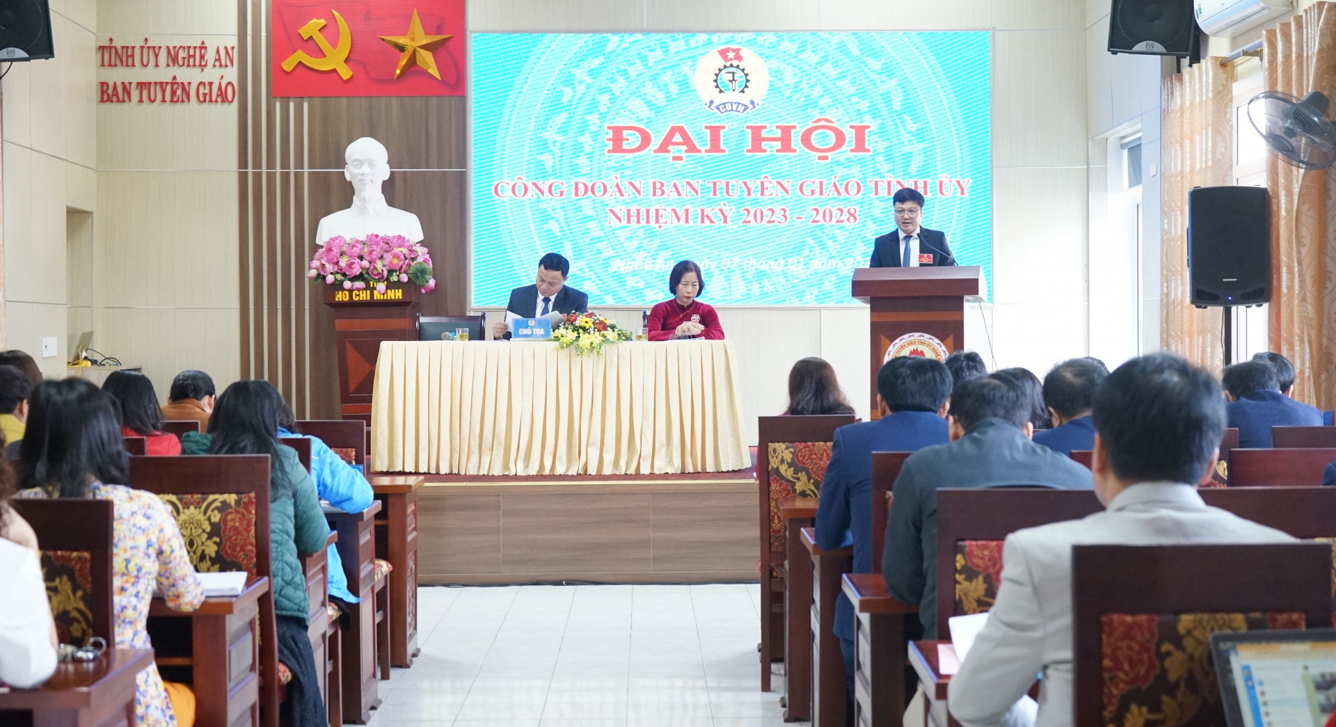 Phấn đấu trở thành đơn vị kiểu mẫu của Công đoàn Viên chức tỉnh Nghệ An