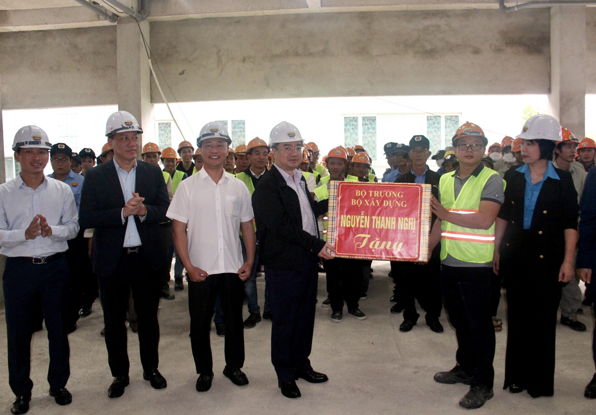 Bộ trưởng Nguyễn Thanh Nghị: Cần quan tâm hơn nữa đời sống người lao động