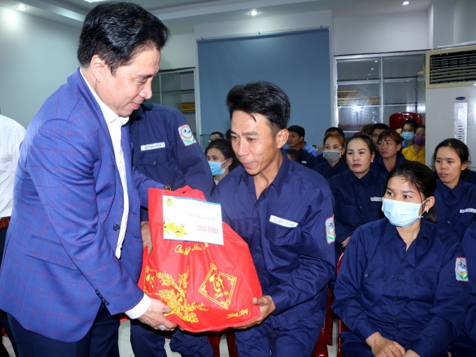 Công đoàn Khánh Hòa chăm lo Tết cho công nhân lao động khó khăn
