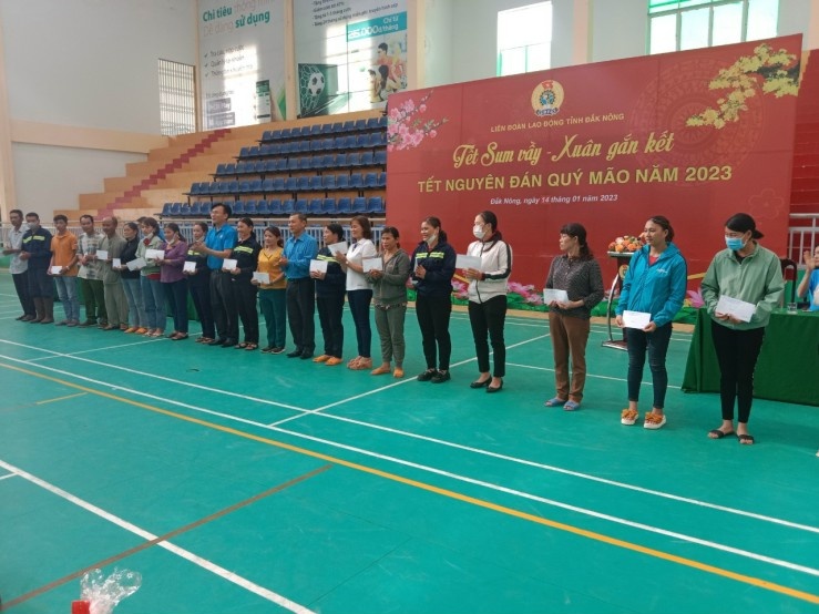 Đắk Nông: Hơn 3.000 người lao động được Công đoàn tặng quà Tết